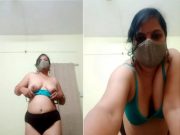 Bhabhi Shows her Boobs On Cam Show