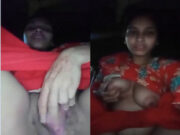 DESI BHABHI SHOWS HER BOOBS AND PUSSY