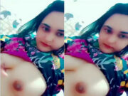 Indian Bhabhi Shows Big Boobs